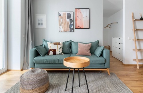 Zentrum-West Apartment | limehome Leipzig Jahnallee | Suite L with sofa bed
