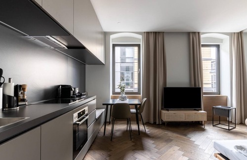 Innere Stadt Apartment | limehome Linz Schillerstr | Suite M with sofa bed