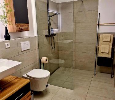 Niedernberg Apartment | Limes2Living-Loggia-Self check-in-Gratis parken