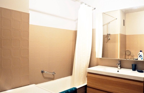Tourgeville Apartment | Limit Deauville 200 m from the beach. sea street, garden view