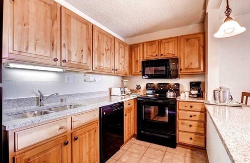 Vail Condo | *Limited Offer* Perfect Vail Village Condo - Easy Walk/Free Shuttle to Village