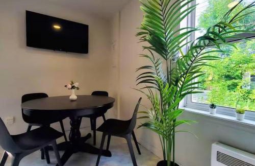 Vieux-Limoilou Apartment | Limoilou 4 Guests AC Free Parking 5 min DT