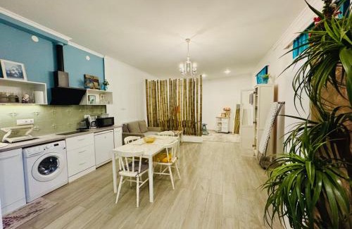 Chugureti Apartment | Lina's Apartment