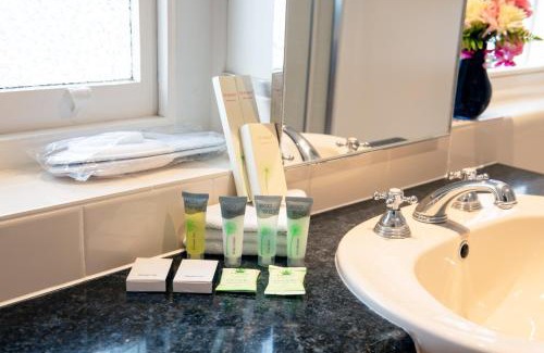 Beechworth Hotel | Linaker Art Deco Motel