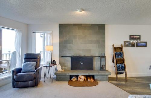 Lincoln Beach Apartment | Lincoln City Beach Condo Clubhouse and Pool Access!