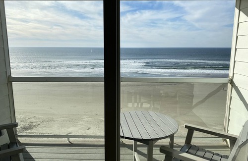 Logsden Apartment | Lincoln City Beachfront Charm at the Sandpiper 204