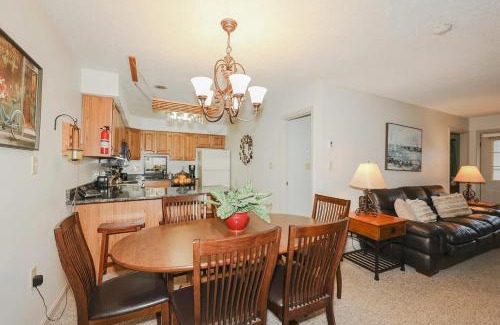 Lincoln Apartment | Lincoln Condo with slope view