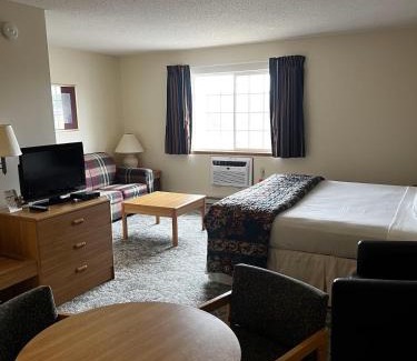 Escanaba Hotel | Lincoln Host Motor Inn