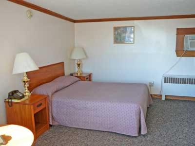 Lincoln Hotel | Lincoln House Motel - Lincoln, Maine