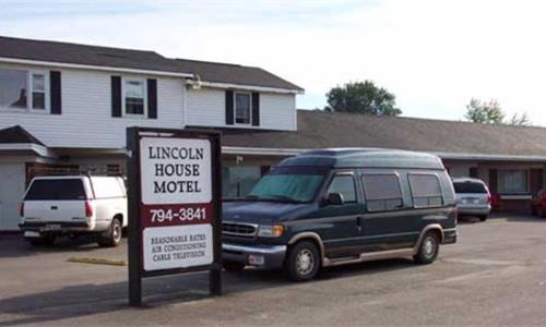 Lincoln Hotel | Lincoln House Motel - Lincoln, Maine