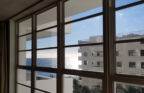 South Beach Condo | Lincoln Rd & Collins Ave, ROMANTIC 2 PERSON JACUZZI