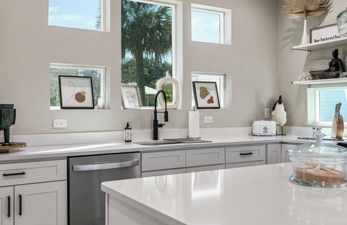 Lincolnville House | Lincoln's Villa; True luxury & high-end decor
