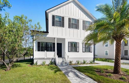 Downtown Historic District House | Lincolnville Luxe Upscale Home in Heart of St Aug