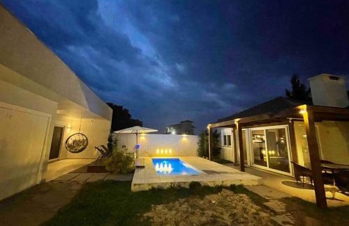 Arroio Teixeira House | Linda casa na praia com piscina 4 quartos