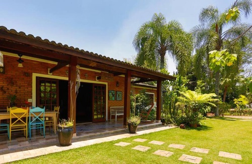 Southeast Region Villa | LINDA CHACARA EM CONDO A 40 MIN DE SP com piscina climatizada, churrasqueira, wifi, 5 quartos e muita natureza