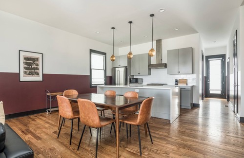Buena Vista Apartment | Linda, Emmylou & Patsy by AvantStay | 3 Unit Buyout w/11BR