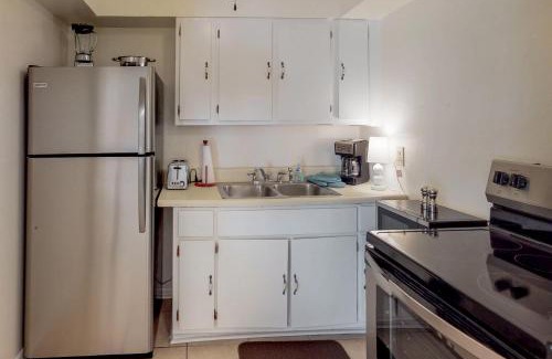 Laguna Beach House | Linda's Cozy Duplex B