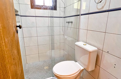 Pereque Apartment | Linda Suíte com Frigobar à 150 Metros da Praia do Perequê