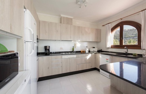 L'Alcassar Villa | Linda Vista - sea view, family friendly, chill-zone, WIFI included