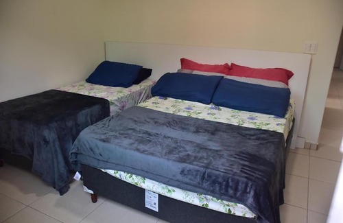Canto Grande House | Lindas casas com piscina poucos metros do mar para 18 pessoas