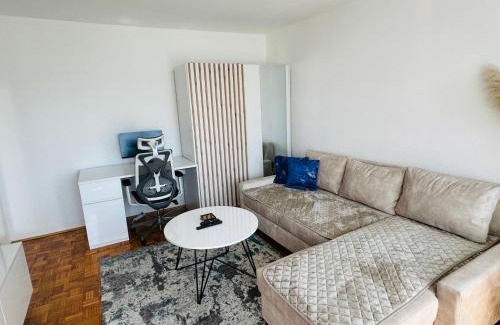 Novo Sarajevo Apartment | Linden Alley Retreat Sarajevo with free parking