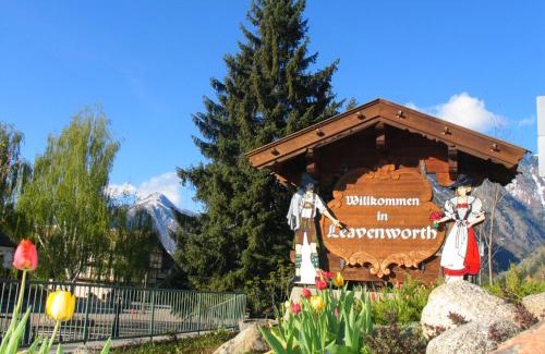 Downtown Leavenworth Hotel | Linderhof Inn