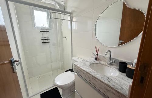 Mirim Apartment | Lindo Apartamento vista mar, 2 dormitórios com suite, próximo a prefeitura praia grande