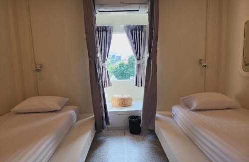 Ban Phan Thom Hostel | Line Bangkok Hostel