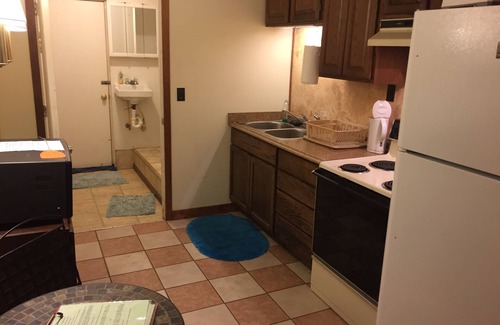 Hutchinson Apartment | "Line Shack" of the PondaRosa Inn Duplex & water park