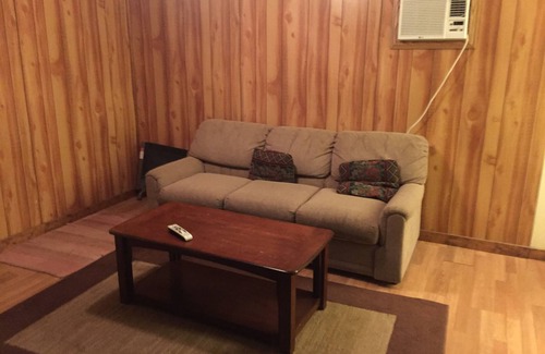 Hutchinson Apartment | "Line Shack" of the PondaRosa Inn Duplex & water park