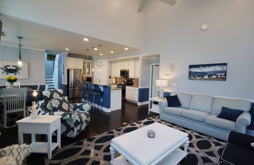 Bayside House | Linens, Bikes, XBOX, Patio & w/access to Resort Pools, Kayaks, Hot Tubs & Saunas