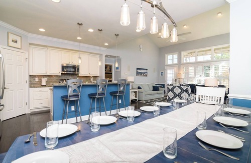 Bayside House | Linens, Bikes, XBOX, Patio & w/access to Resort Pools, Kayaks, Hot Tubs & Saunas
