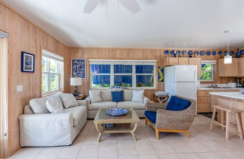 Hope Town House | Liney's Lookout - Private Oasis with Pool and Sea Views in Buttonwood Bay