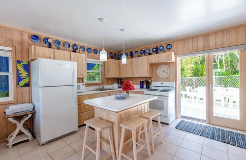 Hope Town House | Liney's Lookout - Private Oasis with Pool and Sea Views in Buttonwood Bay