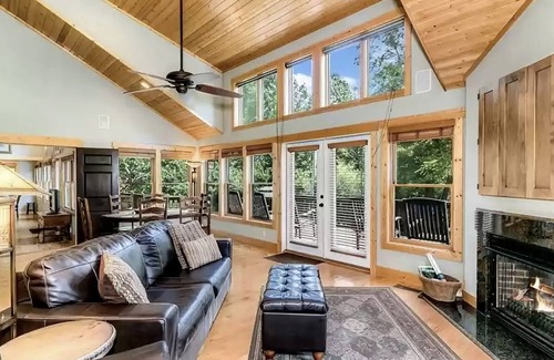 Black Mountain Cabin | Linger Lake Lodge