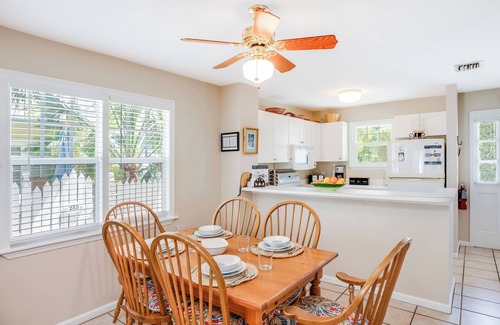 Bahama Village House | Linger Longer by AvantStay | Key West Walkable | Gated Community, Shared Pool