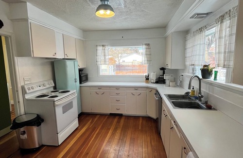 Coeur d'Alene House | Lingonberry Cottage is a secluded retreat in downtown CDA, Idaho.