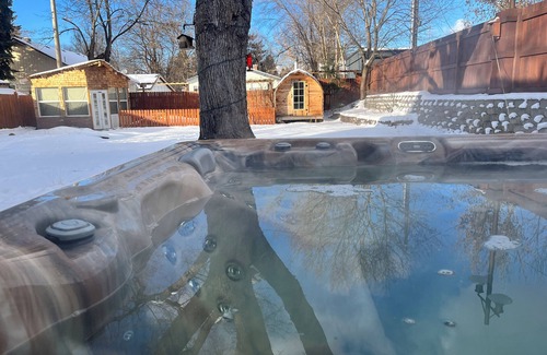Coeur d'Alene House | Lingonberry Cottage is a secluded retreat in downtown CDA, Idaho.