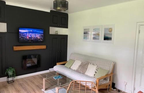 Sefton Park Apartment | Linnet House - Relaxing - Leafy - Whole Apt- 2 Bed
