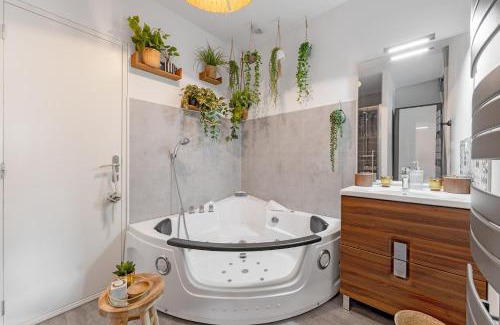 Gaillac Apartment | Linstantpresent