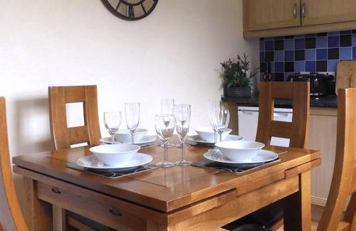 Hoole Apartment | Lion House Chester - Very Near Zoo & Ideal for Families