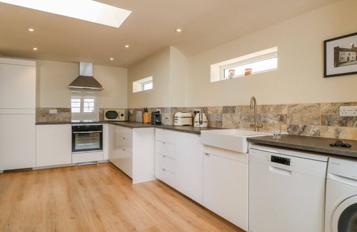 Ashbourne House | LION HOUSE, family friendly, with a garden in Ashbourne