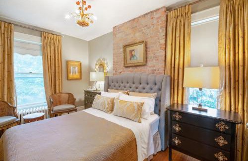Niagara Falls Bed & Breakfast | Lion's Head B&B