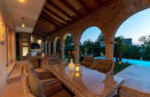 Mali Maj Villa | Lionea