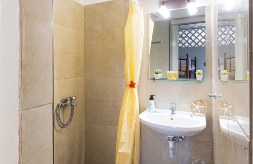 Poros House | Lions Apartments