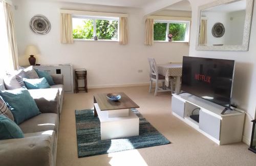 St Leonards House | Lions Lodge: Great location with hot tub