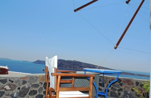 Oia House | Lioyerma Windmill Villa & Pool