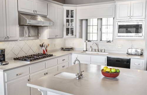 Wise House | Liquid Sunshine! Luxury Main Lake Rental on Lake Gaston