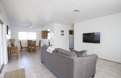 Marathon House | Lisa's Hideout - 3/2 Vaca Cut Canal - 75' Dock - Ground Level