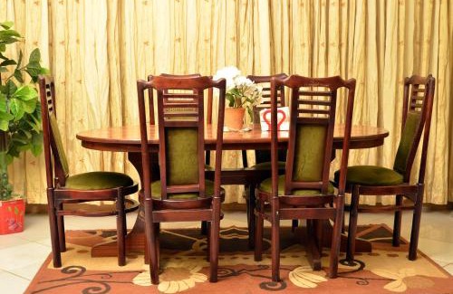 Bukoto House | Lisa's Palace